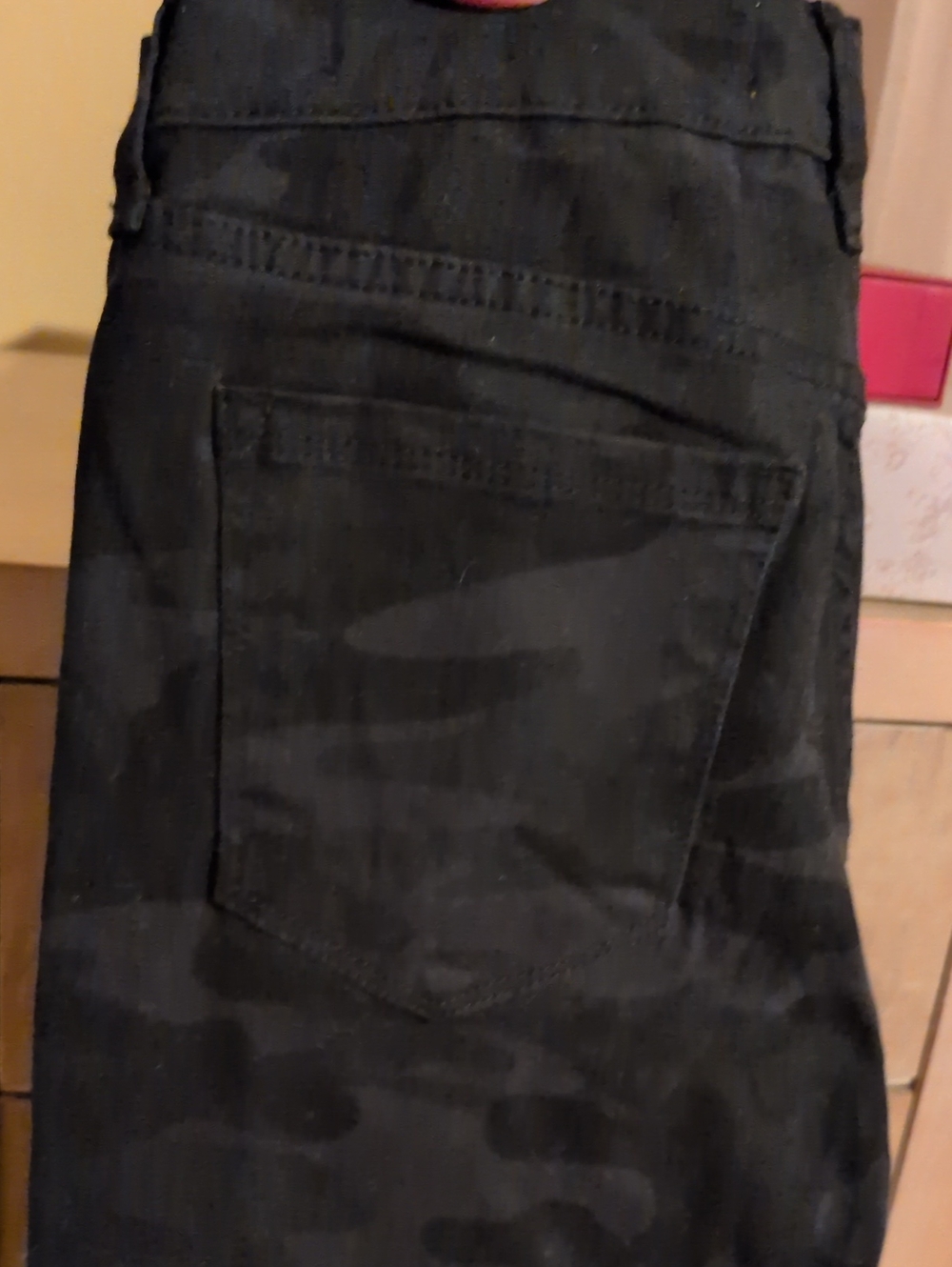 Social Standard by Sanctuary Black Camo Size 8 Ankle Skinny Jeans